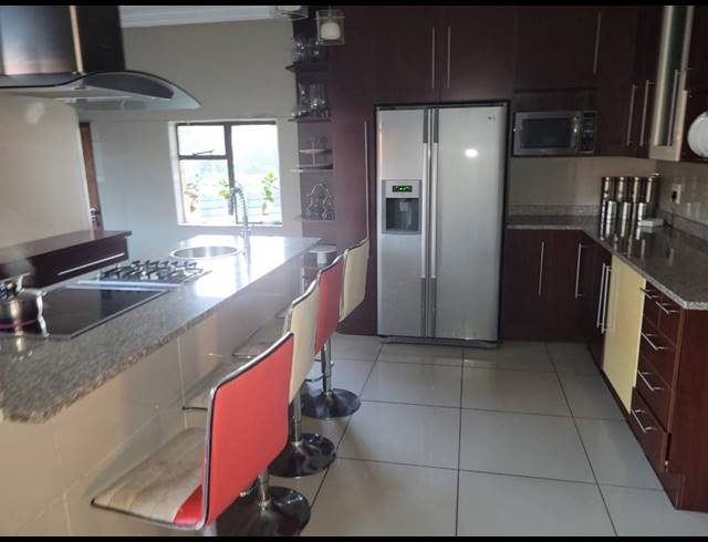 3 BEDROOM HOUSE TO LET IN BIRCH ACRES